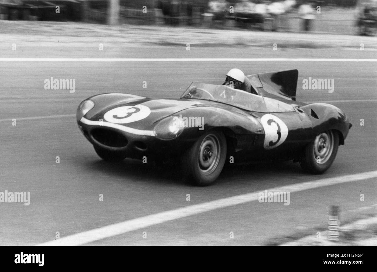 1957 Jaguar D geben Ecurie Ecosse, Le Mans Siegerauto von Flockhart Bueb angetrieben. Künstler: unbekannt. Stockfoto