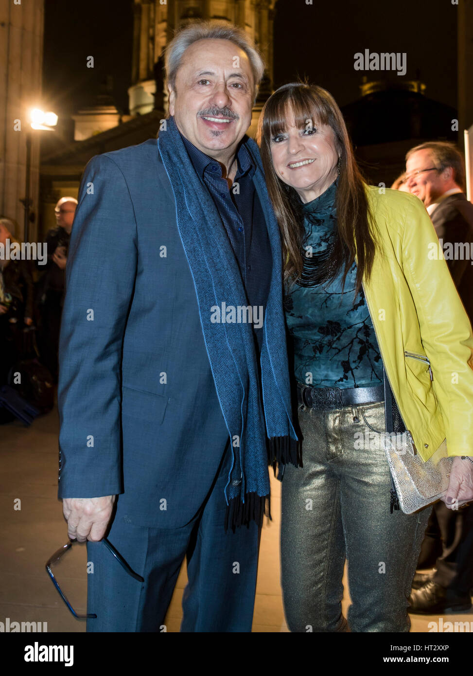 Berlin, Deutschland. 6. März 2017. Deutscher Schauspieler Wolfgang STUMPH mit Frau Christine Man Doki Soulmates Und Wings of Freedom Konzert in Berlin, Deutschland bin 06.03.2017 Credit: Peter Schatz/Alamy Live News Stockfoto