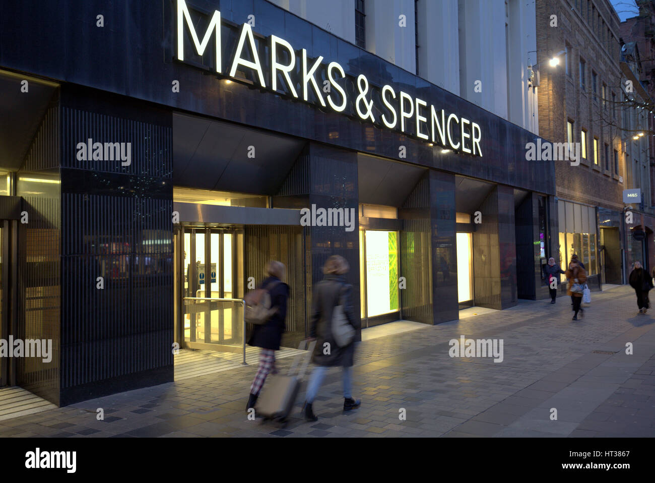 Markierungen und Spencer late-Night shopping Stockfoto