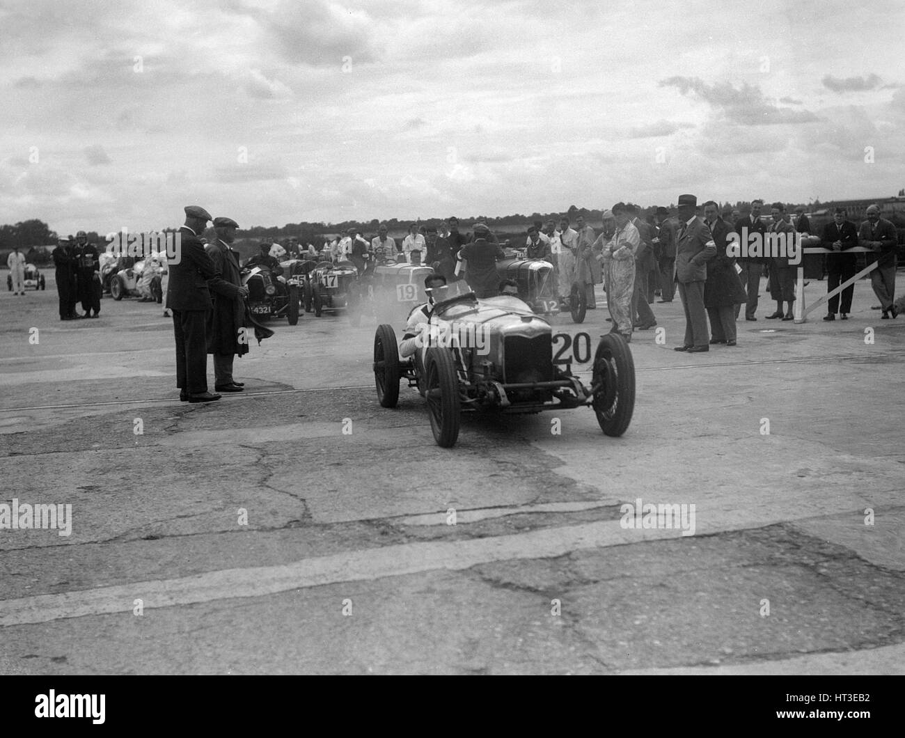 Riley 9 Brooklands mit dem LCC-Relais GP, Brooklands, 25. Juli 1931. Künstler: Bill Brunell. Stockfoto