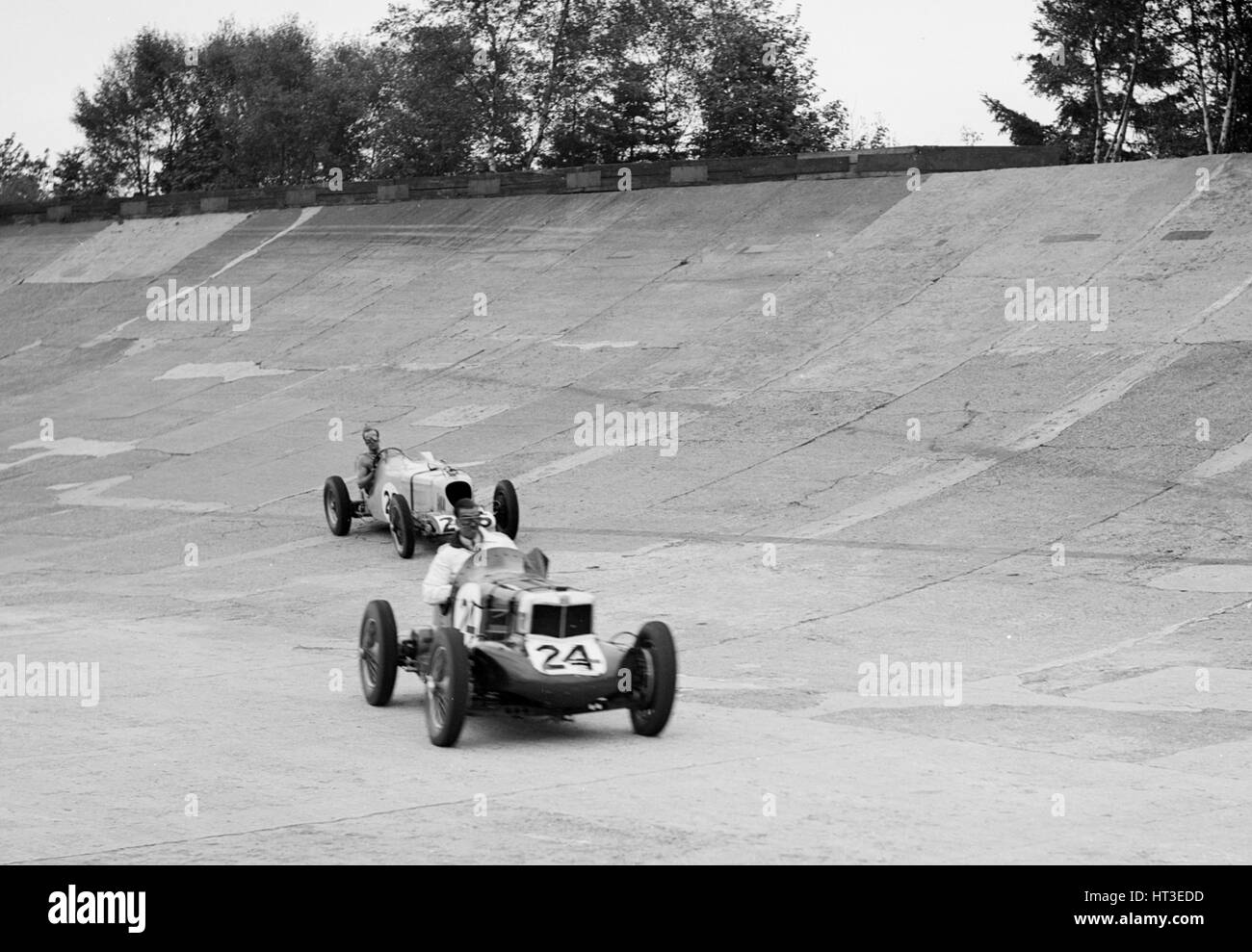 MG-Magnettes von Henry Leslie Brooke und Bill Hughes, JCC internationale Trophäe, Brooklands, 1937.   Künstler: Bill Brunell. Stockfoto