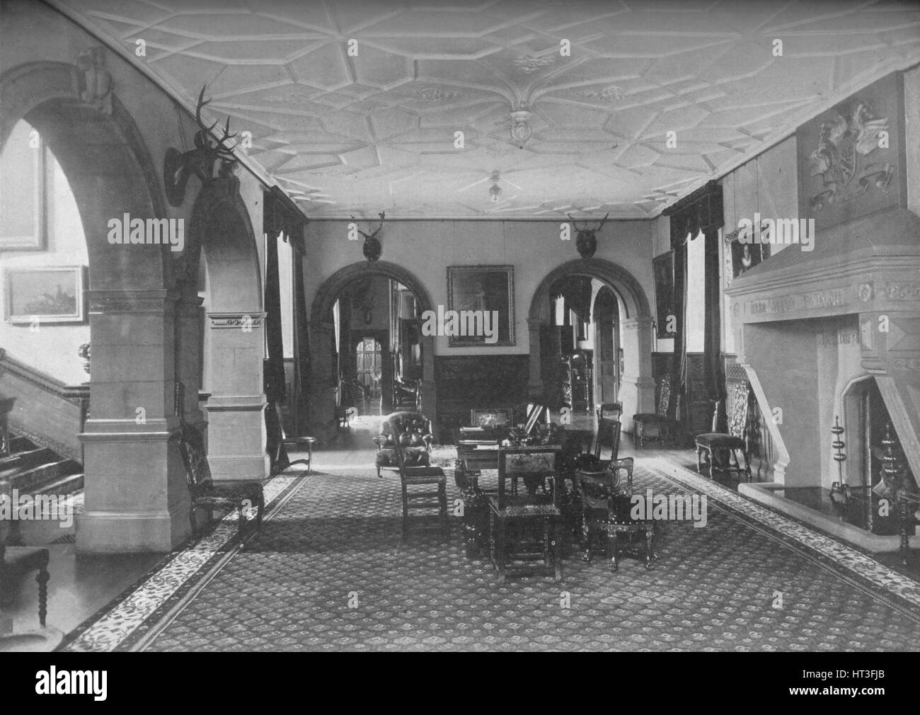 "Dunster Castle, Somerset - Earl of Carhampton", 1910. Künstler: unbekannt. Stockfoto