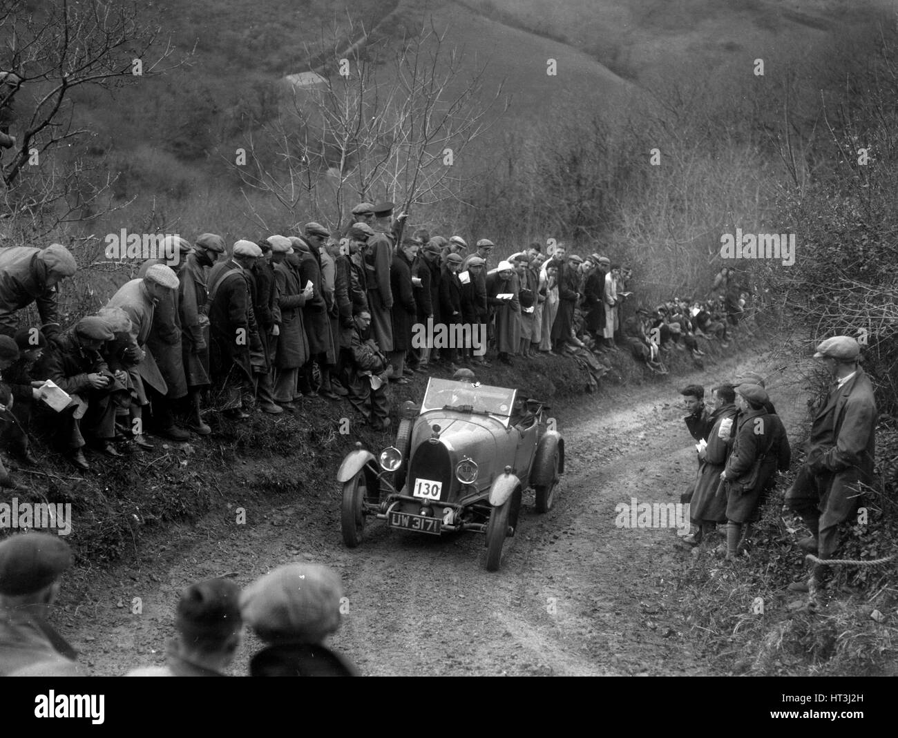 Bugatti Typ 40 KG Moos im Wettbewerb in der MCC-Lands End-Studie, 1935. Künstler: Bill Brunell. Stockfoto