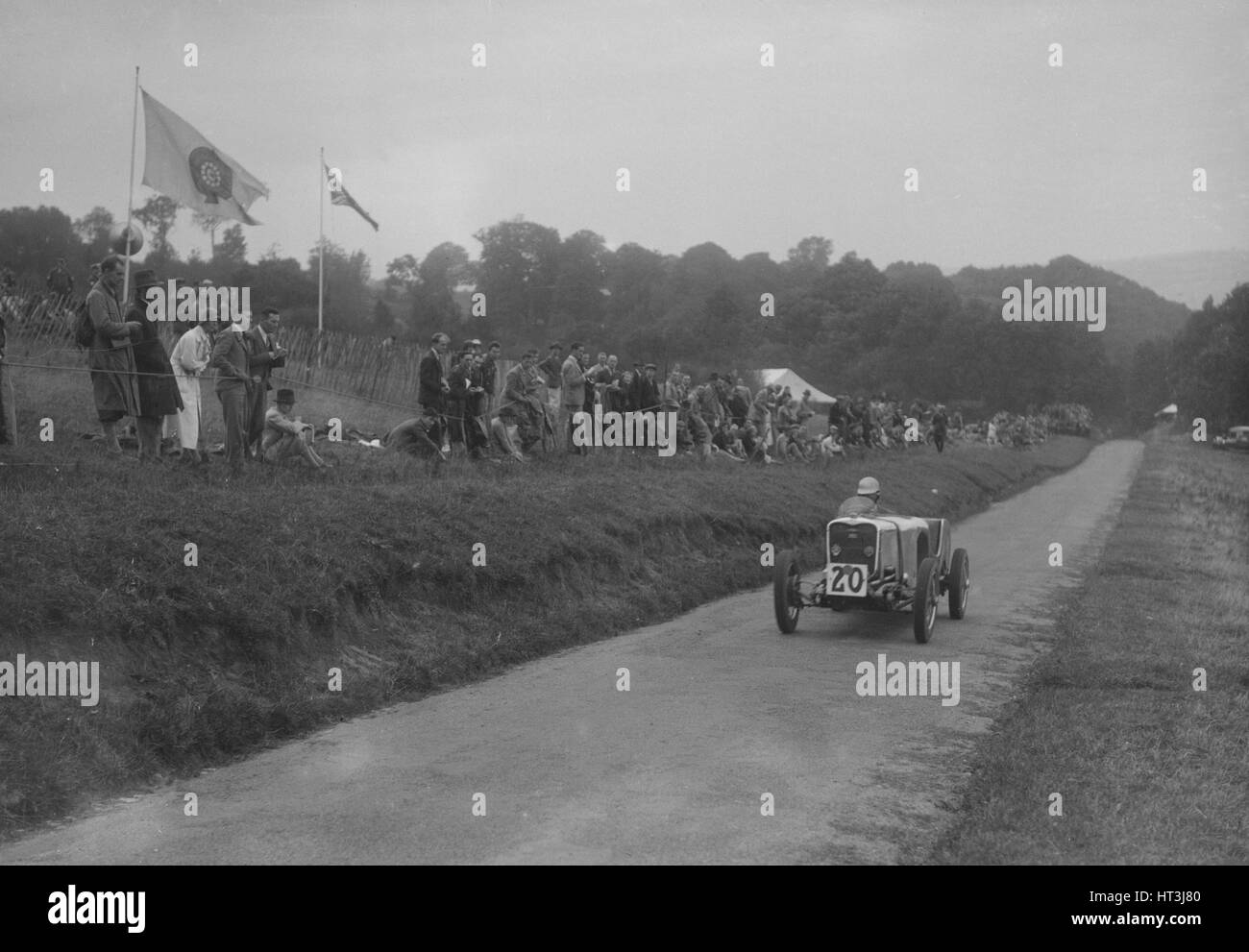 Sänger im Wettbewerb mit den Shelsley Walsh Hillclimb, Worcestershire, 1935. Künstler: Bill Brunell. Stockfoto