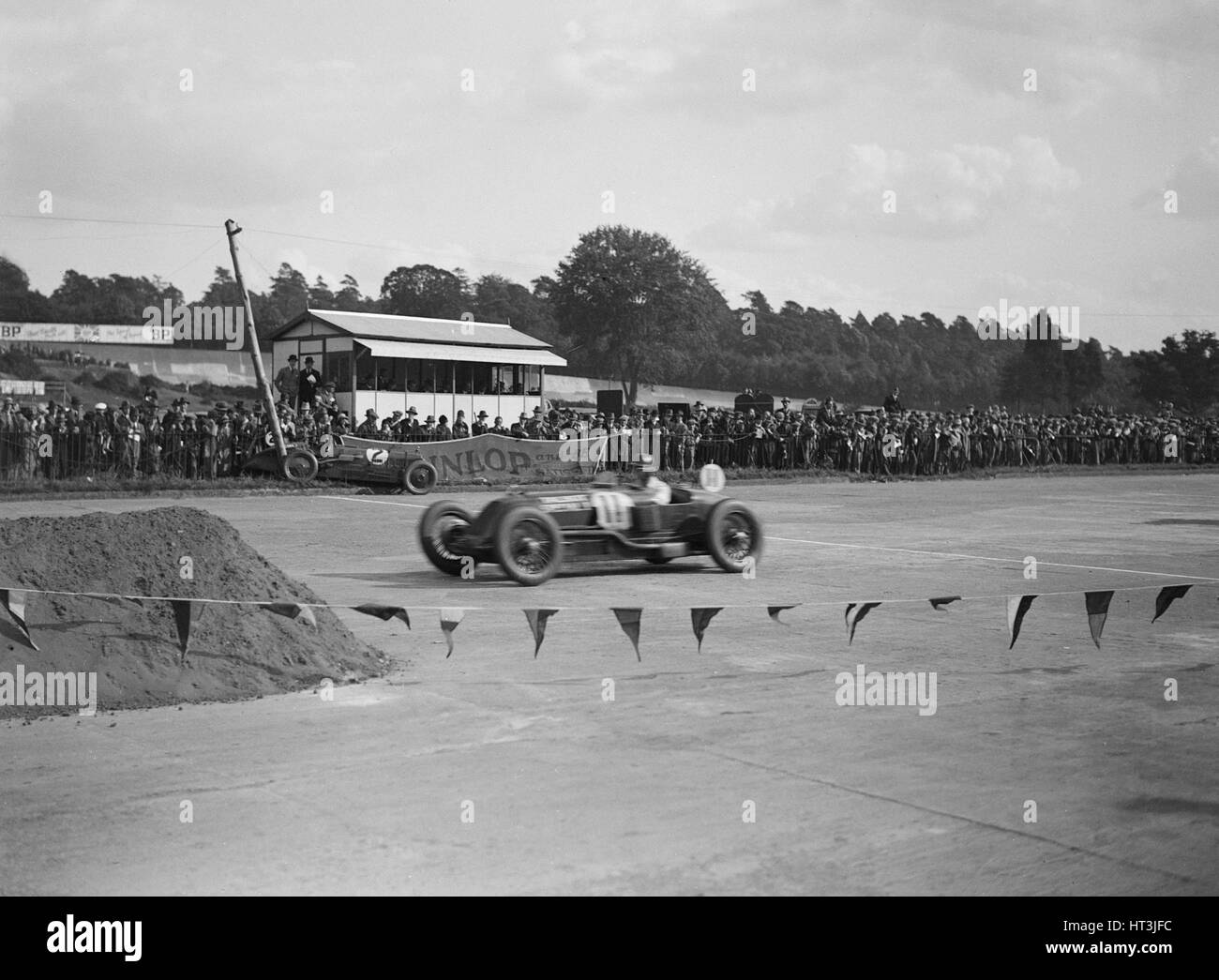 Talbot-Darracq von Henry Segrave, GBA-200-Meilen-Rennen, Brooklands, 1926. Künstler: Bill Brunell. Stockfoto