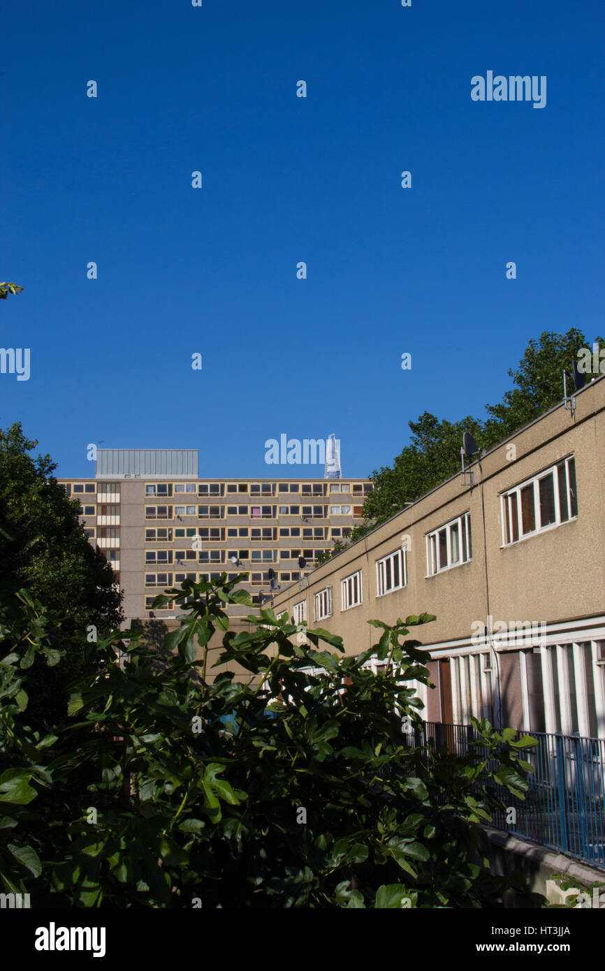Ein Block von Gemeindewohnungen in der Heygate-Siedlung in South East London. Zwischen 2011 und 2014 wurde es abgerissen. Stockfoto