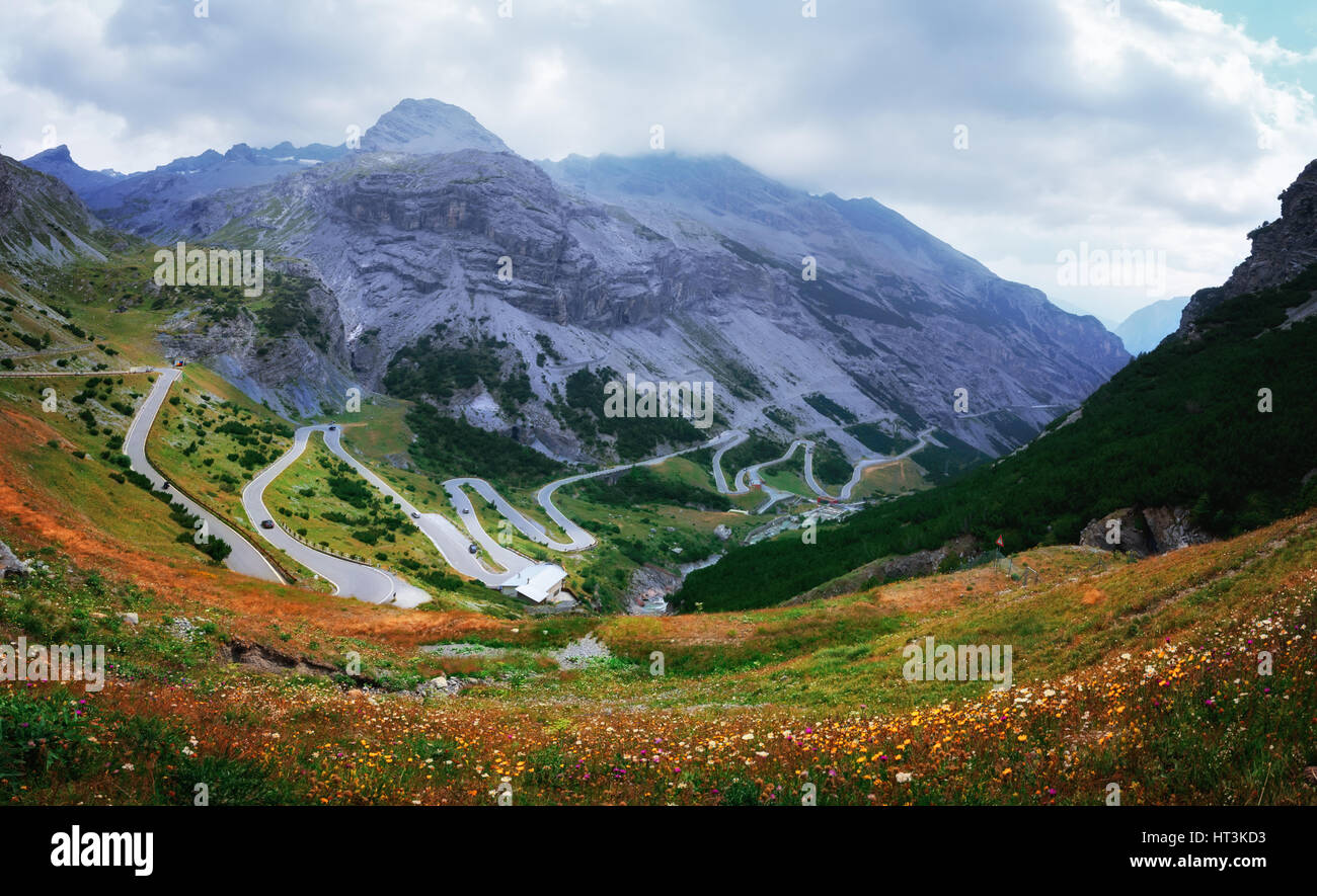 Erstaunliche Sunrice auf der Oberseite der Großglockner Pass, Alpen, Schweiz, Europa. Stockfoto