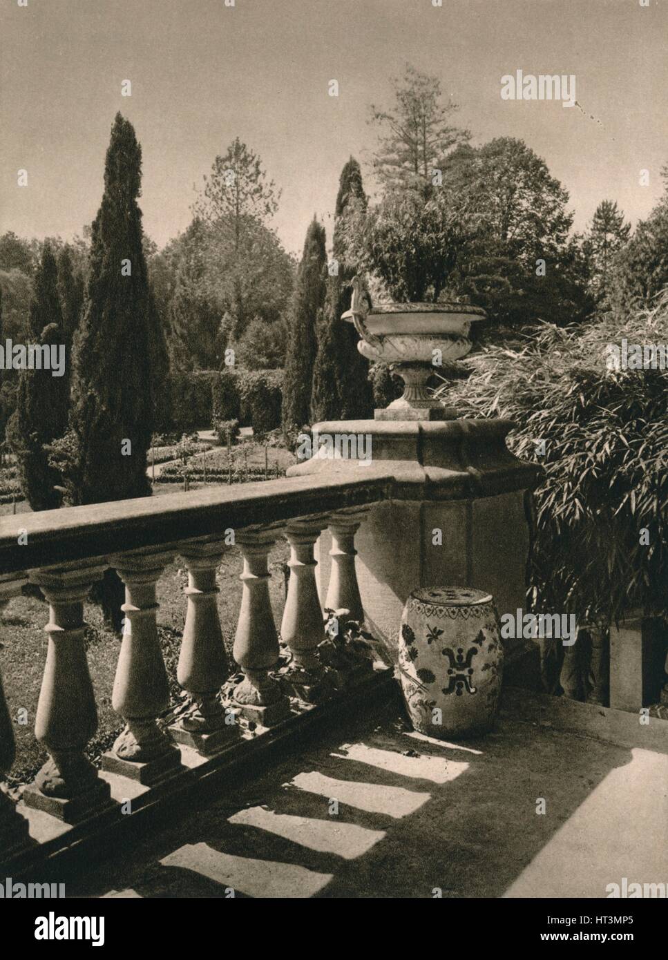 "Auf der Mainau im Bodensee", 1931. Künstler: Kurt Hielscher. Stockfoto