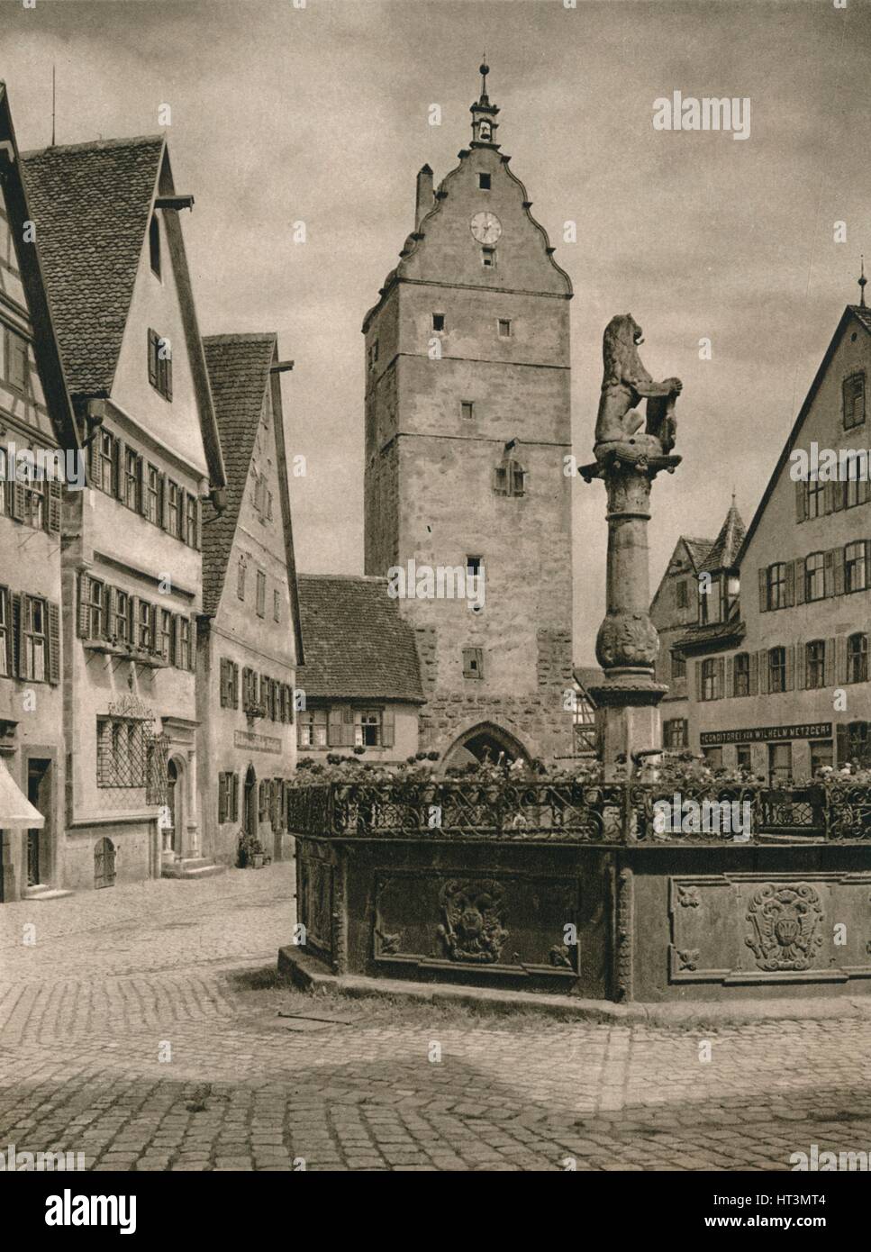 "Dinkelsbuhl - Wormitztor", 1931. Künstler: Kurt Hielscher. Stockfoto