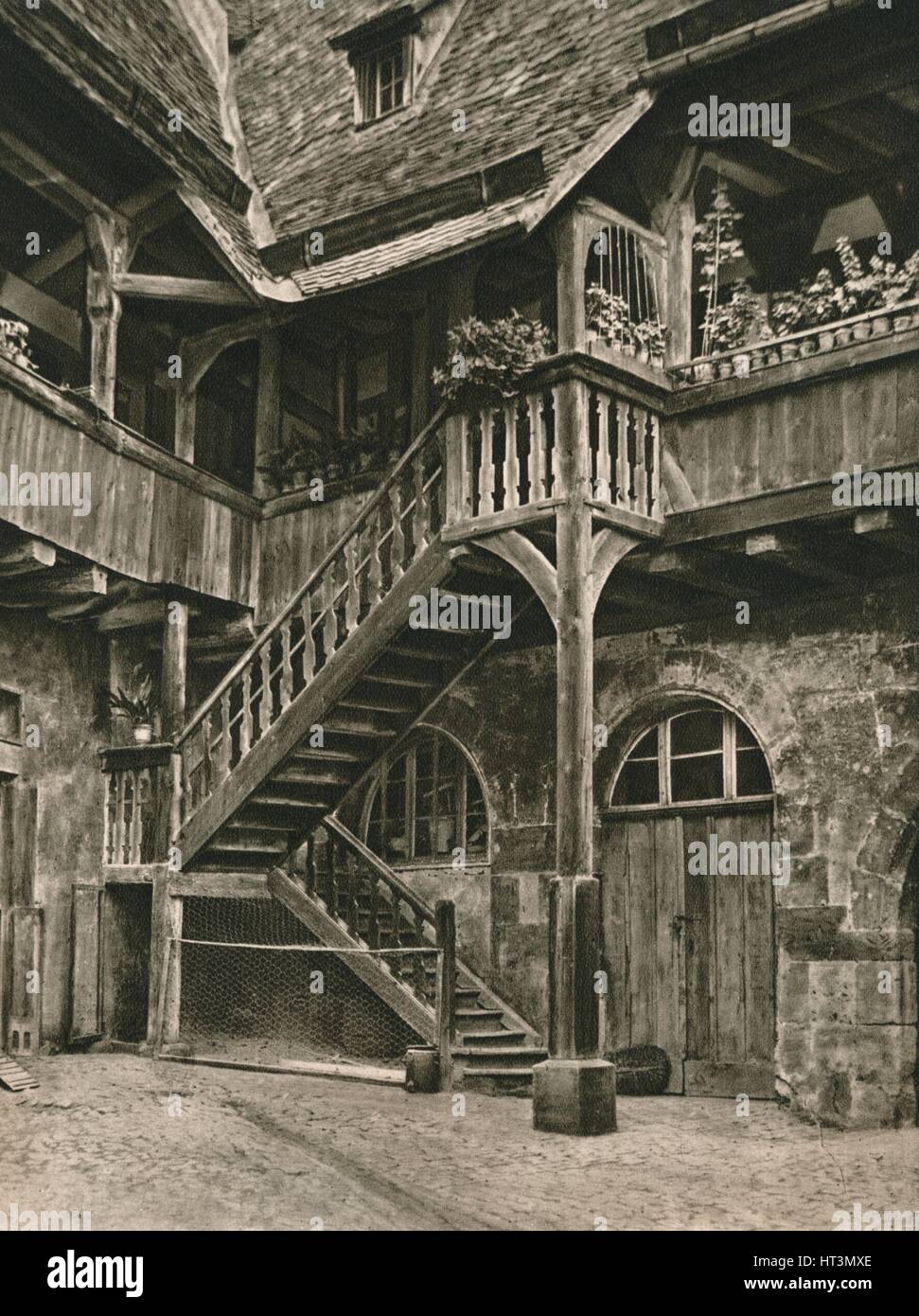 "Bamberg - Ecke im Hof der alten Residenz", 1931. Künstler: Kurt Hielscher. Stockfoto