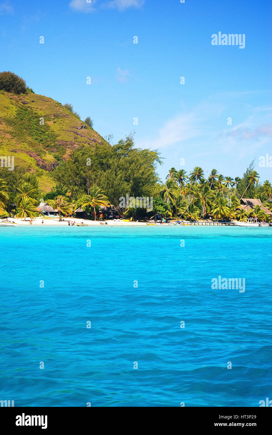 Das schöne Meer und Resort in Insel Bora Bora, Französisch-Polynesien. Stockfoto