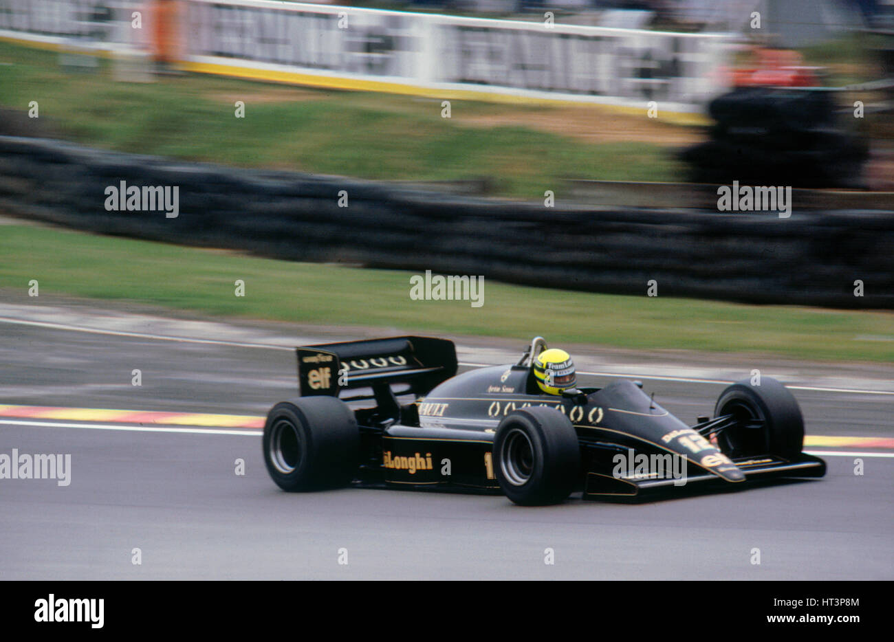 Ayrton Senna im Lotus 98T beim britischen Grand Prix 1985 Brands Hatch Künstler: unbekannt. Stockfoto