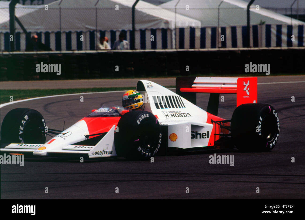 Ayrton Senna im McLaren MP4-5 beim britischen Grand Prix 1989, Silverstone Künstler: unbekannt. Stockfoto