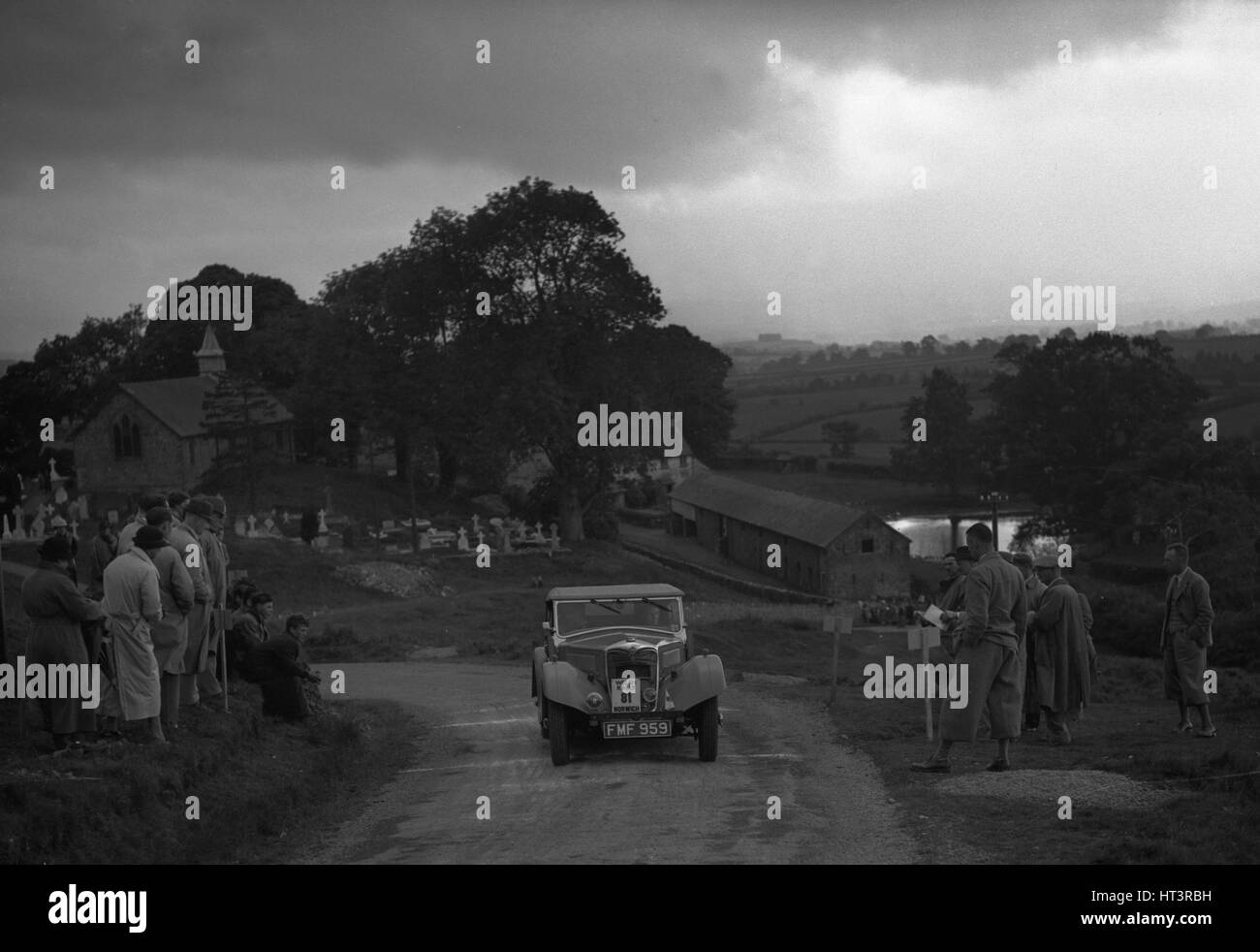 1937 Riley Luchs auf Walisisch Rallye getrieben von M.G.Shorey Künstler: unbekannt. Stockfoto