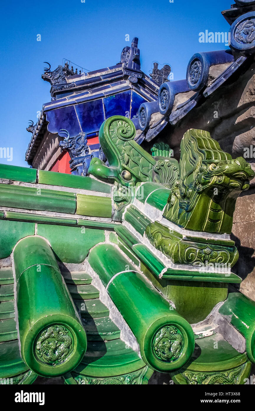 Grünen und blauen Drachen alte chinesische Dachdetails Stockfoto