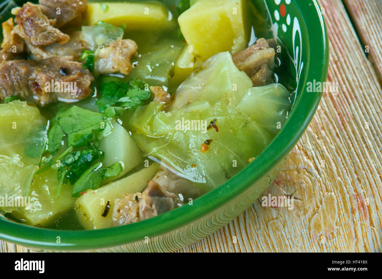 Fah - Fah - Soupe Soupe Djiboutienne. klassisches Gericht gemacht in der Regel von Ziegenfleisch mit Gemüse und grüne Chilischoten Stockfoto