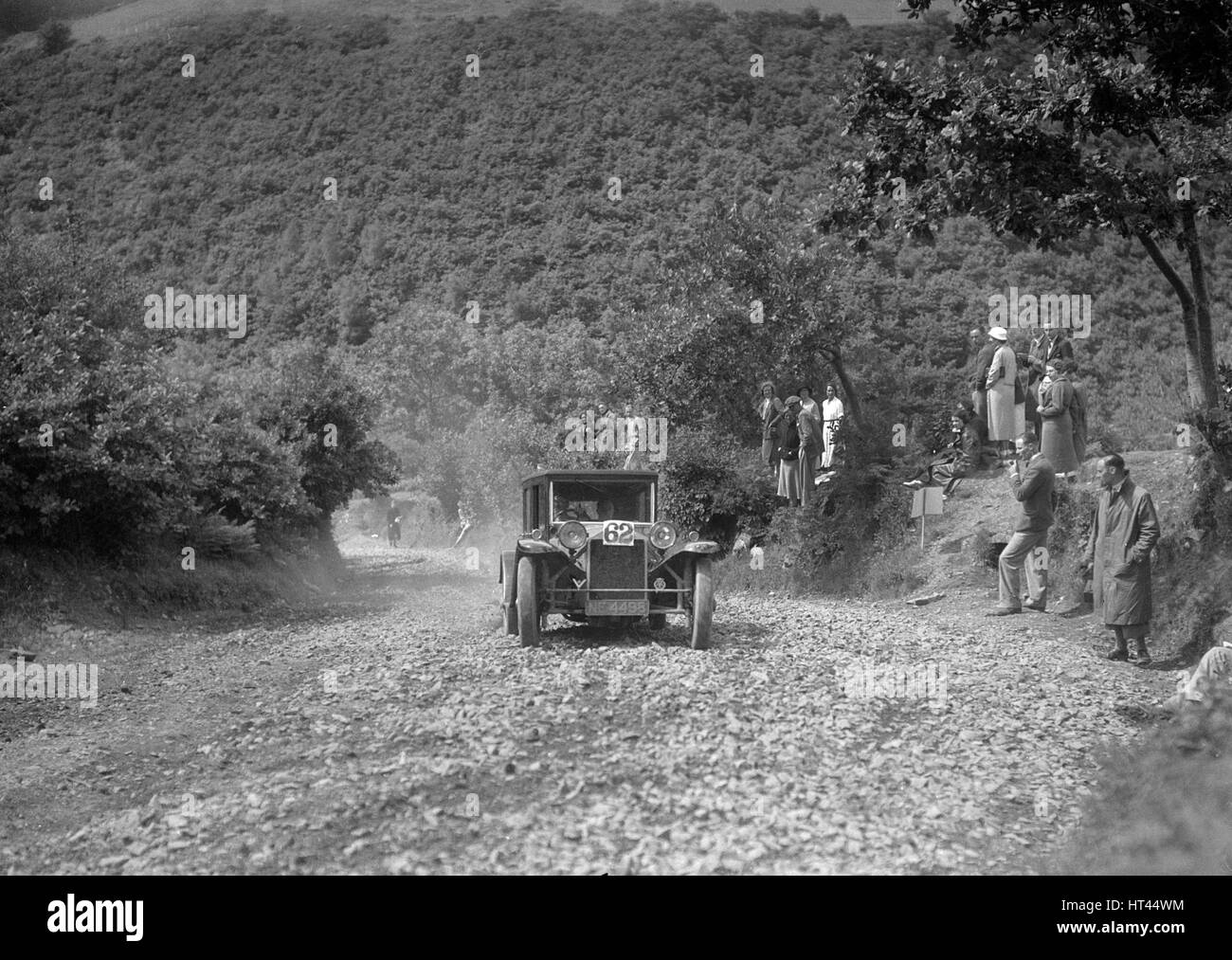 Lancia Lambda-Limousine im Wettbewerb in der Mitte Surrey AC Barnstaple Trial, Bettler Roost, Devon, 1934. Künstler: Bill Brunell. Stockfoto