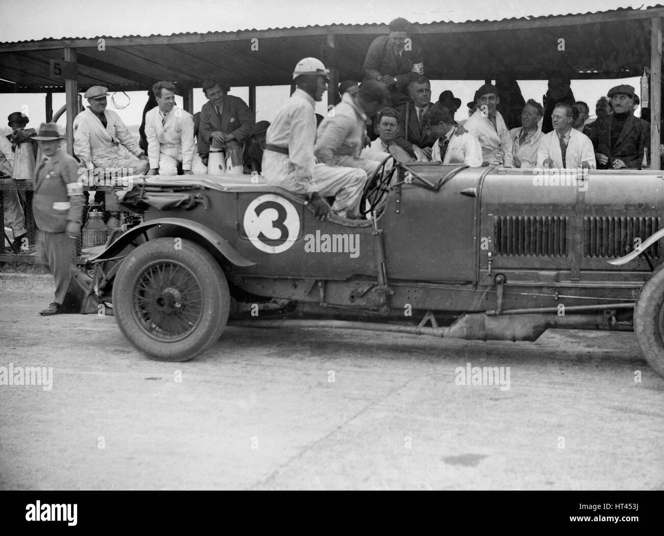 Gewinnen Bentley von Jack Dunfee und Woolf Barnato, 6-Stunden-Rennen von BARC, Brooklands, Surrey, 1929, Künstler: Bill Brunell. Stockfoto