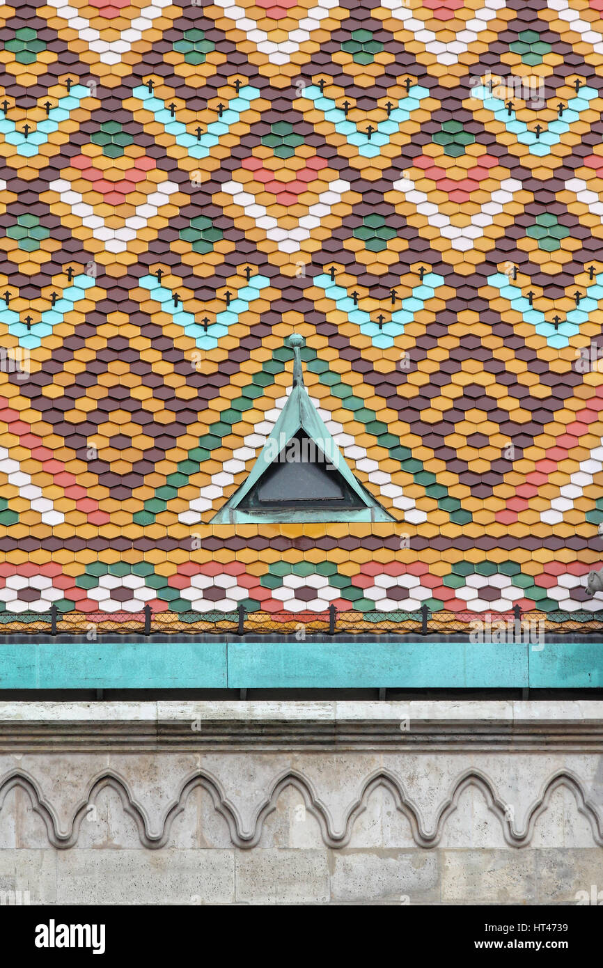 Ungarn, Budapest, Matthias Kirche gotische Fensterdetail. Stockfoto