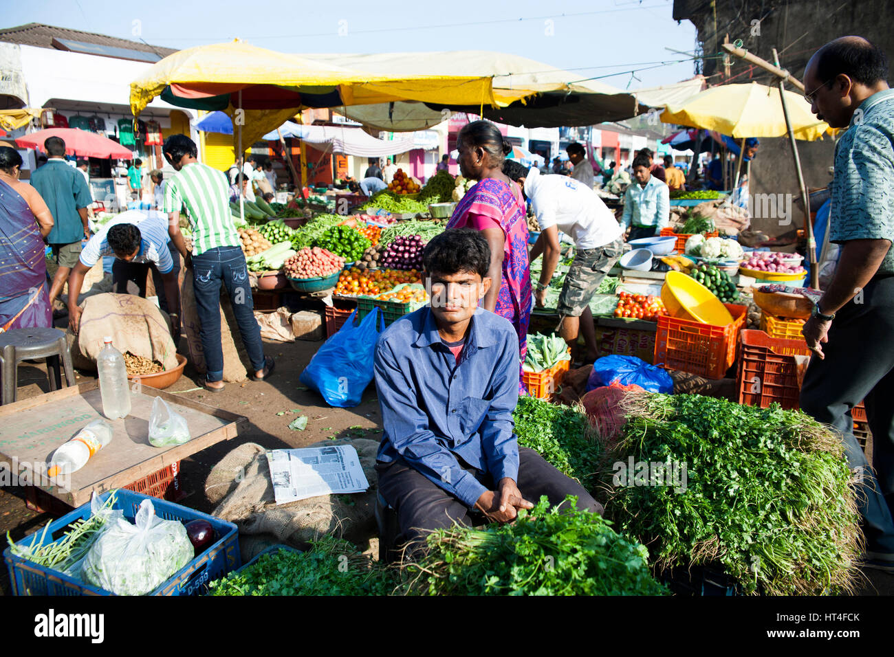 Die Bauern verkaufen ihre waren auf dem Mapusa Markt in Nord-Goa, Indien. Menschen aus der Umgebung kommen nach Mapusa, ihre waren zu verkaufen. Im Gegensatz zu anderen tou Stockfoto