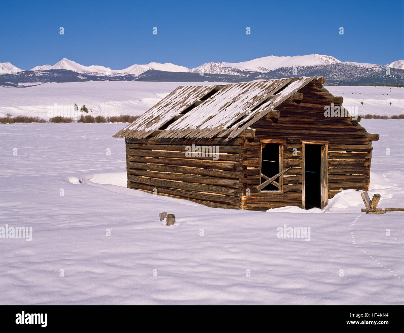alte Hütte in das französische Creek Valley unterhalb des Bereichs der Anakonda im Winter in der Nähe von kluge Fluss, montana Stockfoto