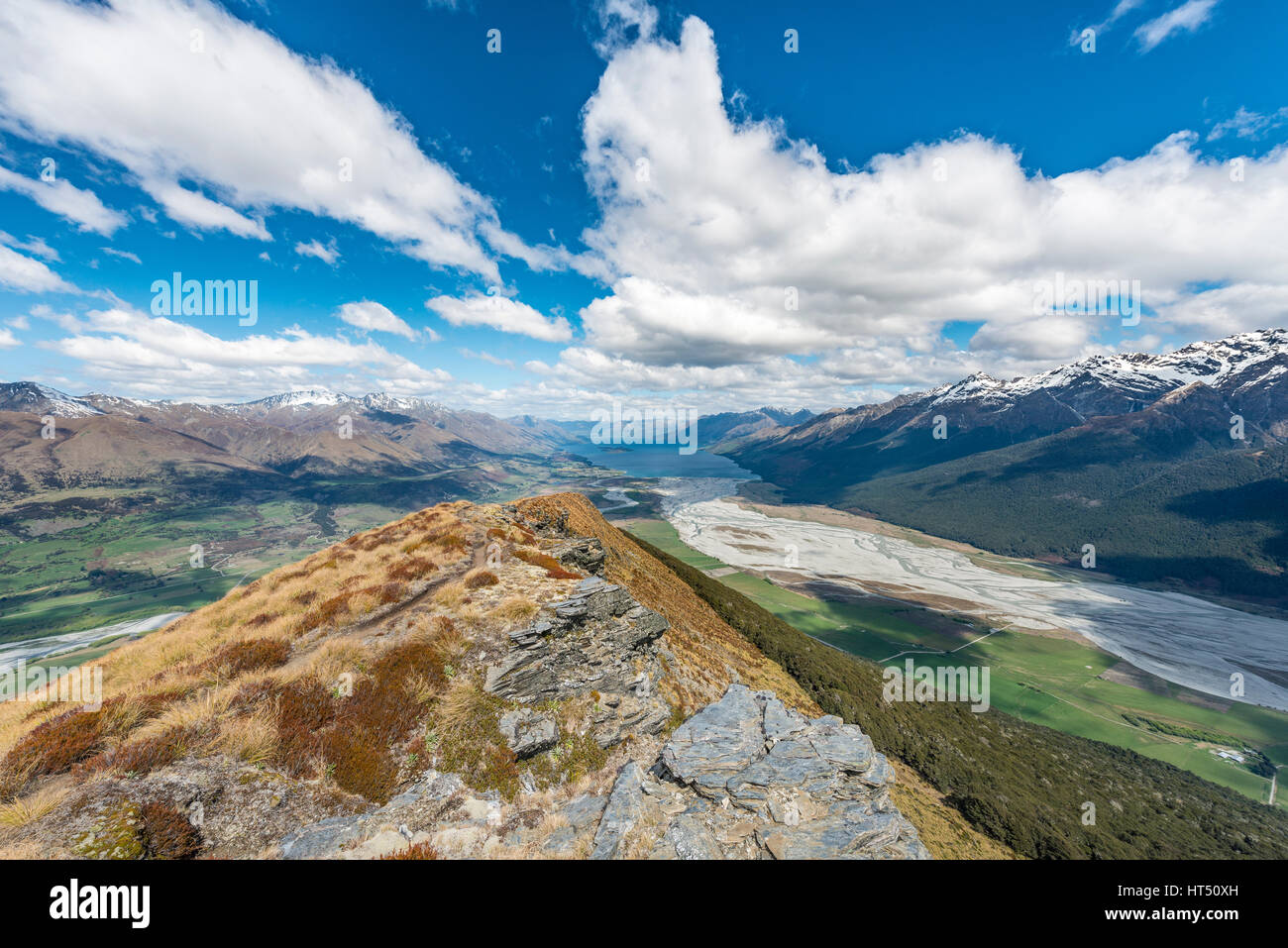 Blick auf Lake Wakatipu von Mount Alfred, Glenorchy in Queenstown, Südalpen, Otago und Southland, Neuseeland Stockfoto