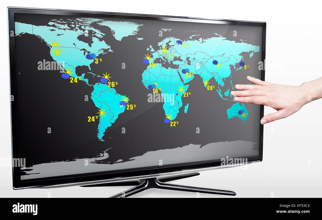 Hand zeigt Wettervorhersage auf modernen TV-Bildschirm Stockfoto