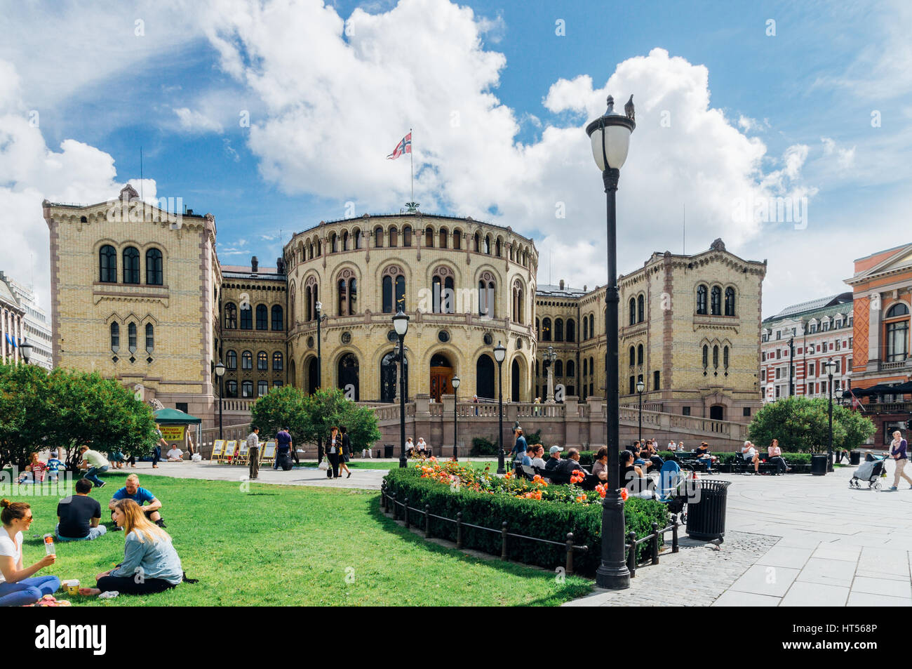 OSLO, Norwegen - Juli 31: Das Storting Gebäude, das Parlament von Norwegen, befindet sich im Zentrum von Oslo. Es wurde in Verwendung auf 5. März 1866 genommen und war design Stockfoto