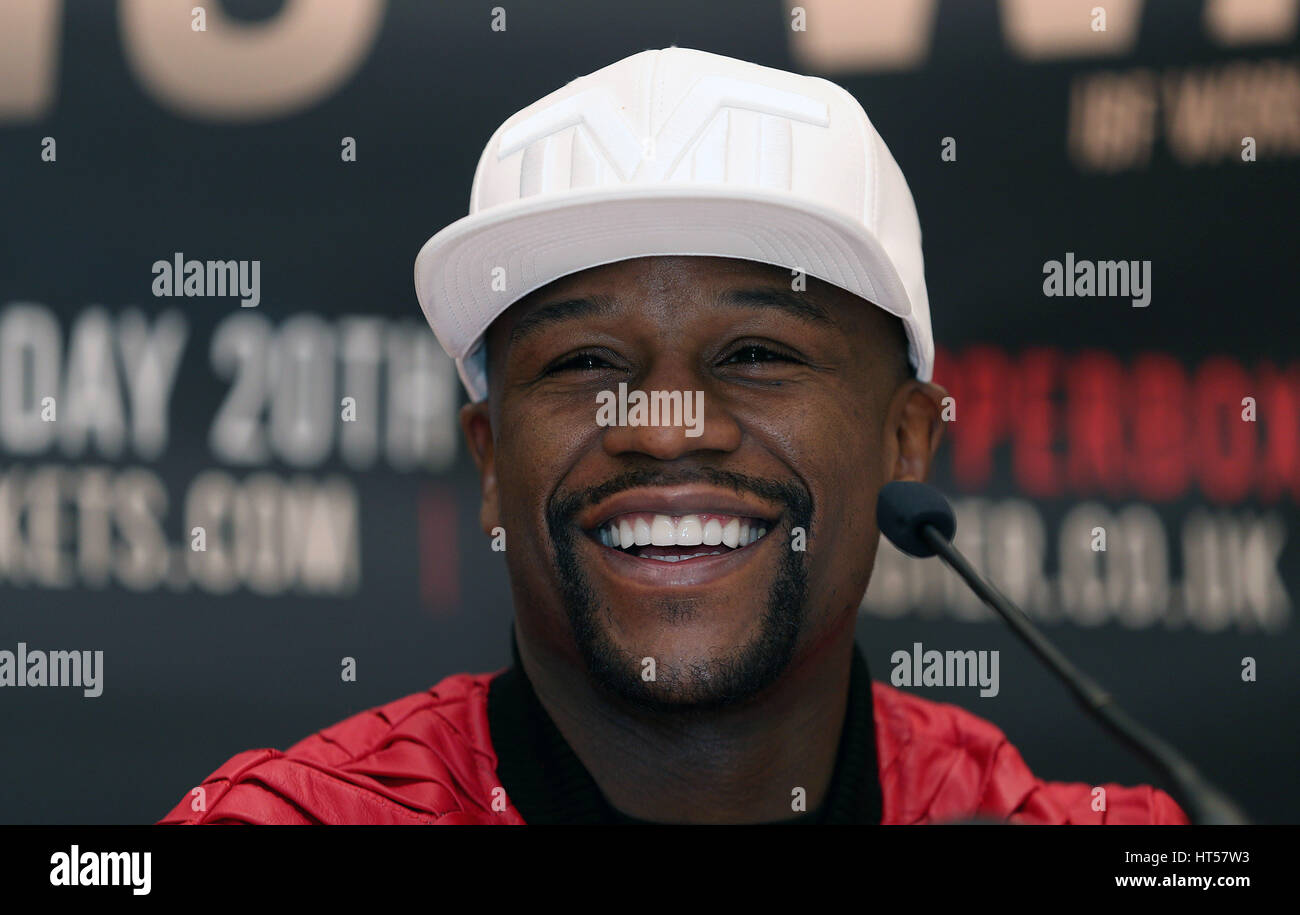 Floyd Mayweather Jr während der Pressekonferenz im Savoy Hotel in London. Stockfoto