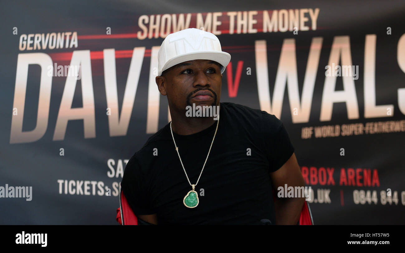 Floyd Mayweather Jr während der Pressekonferenz im Savoy Hotel in London. Stockfoto