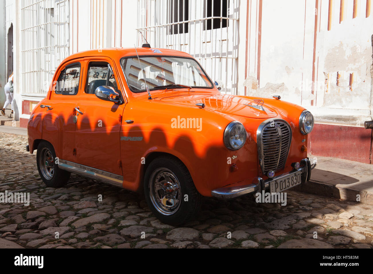 Havanna, Kuba - Januar 29,2017: alte amerikanische Autos auf der Straße Alt-Havanna, Cuba.Thousands dieser Fahrzeuge sind in Kuba noch gebräuchlich und werden sie haben ein Stockfoto