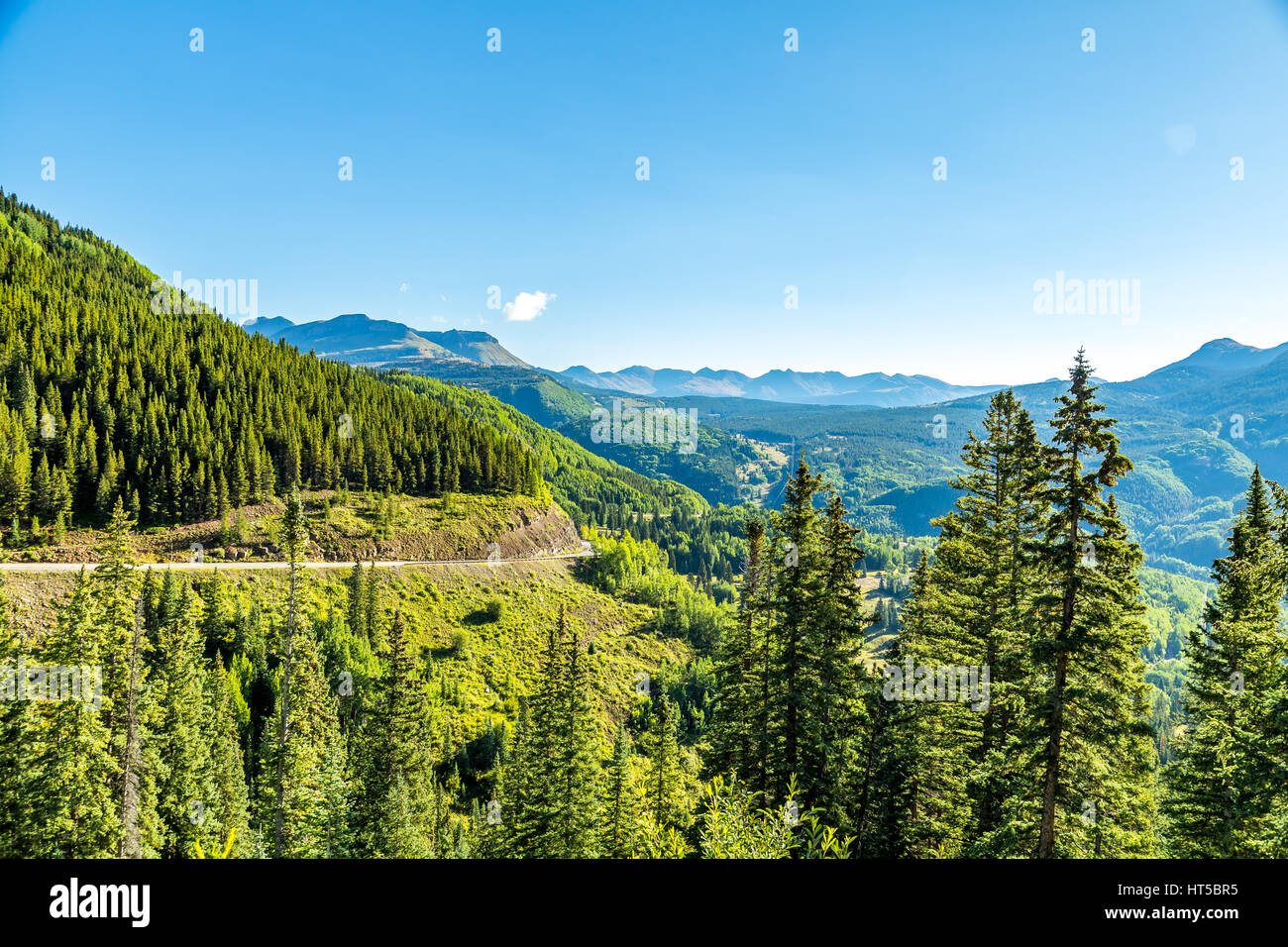 Die San Juan Skyway bildet eine 233 Meile Schleife im südwestlichen Colorado durchqueren das Herzstück der San-Juan-Gebirge Festuring atemberaubende Aussicht auf die Berge eine Stockfoto
