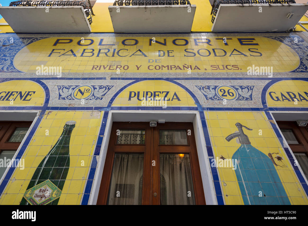 VORDERE FASSADE POLO NORTE FABRICA DE SODAS SODA FABRIK CALLE TETUÁN ALTEN SAN JUAN PUERTO RICO Stockfoto