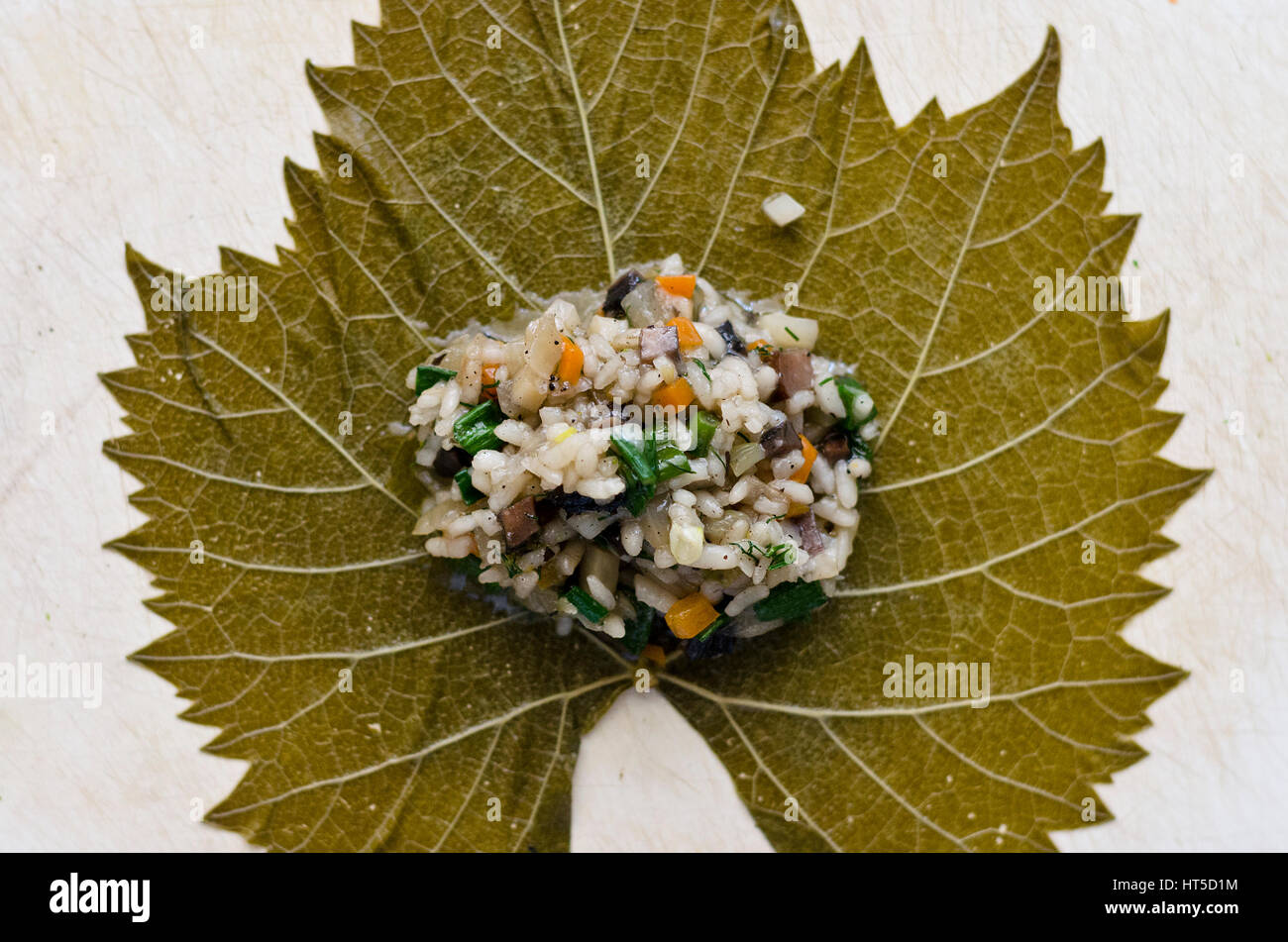 Türkische Küche - Sarma oder Dolma - Reis in Weinblätter ...
