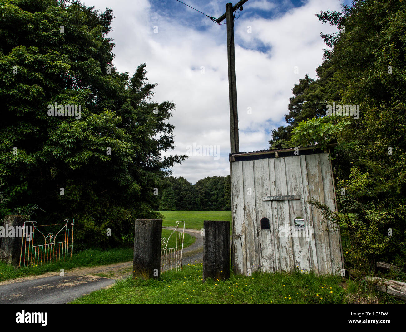 Sportplatz Eingangsbereich mit Kasse, Owhango Domain, Neuseeland Stockfoto