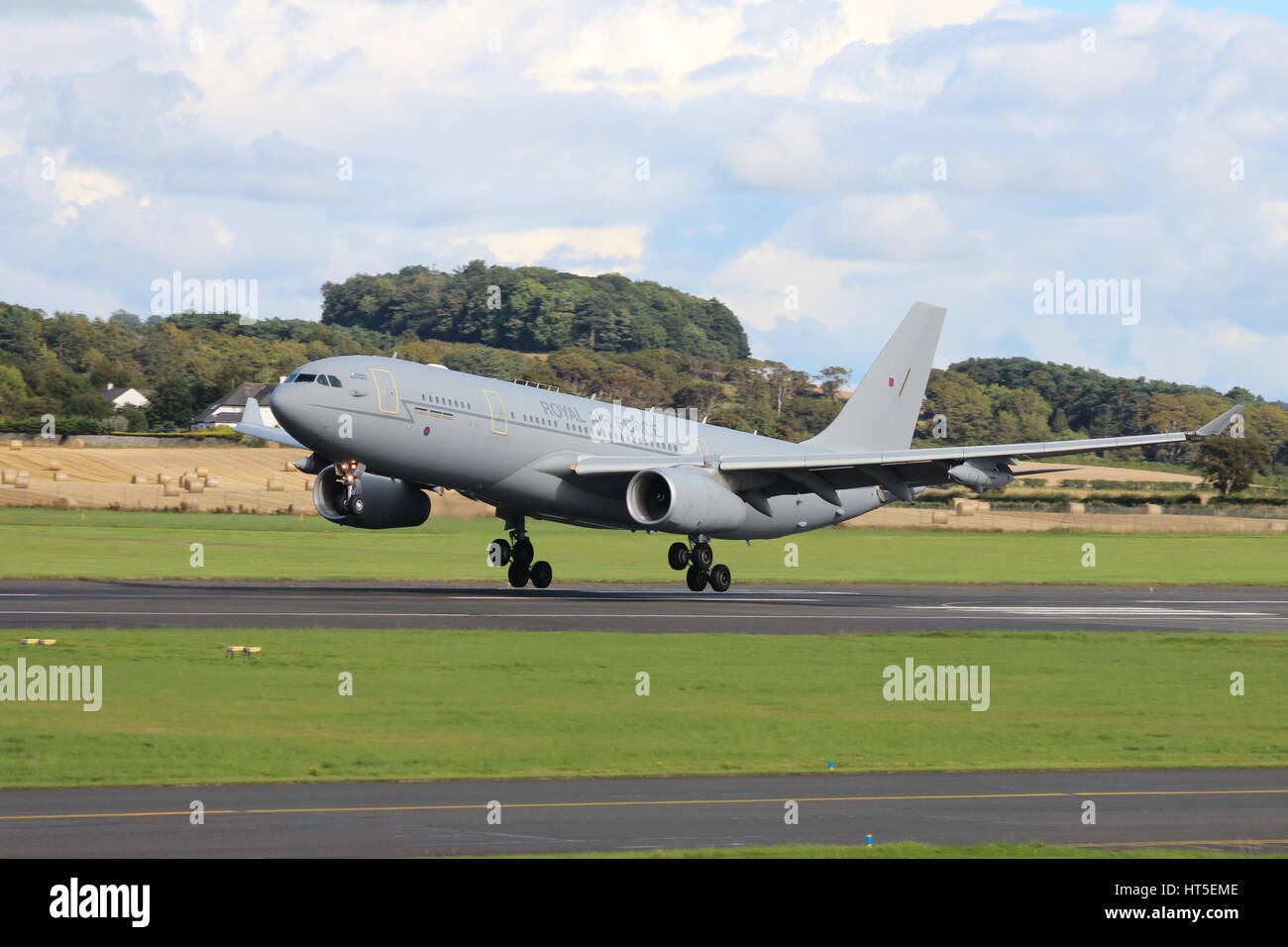 ZZ338, ein Airbus-Voyager-KC.2, betrieben durch die Royal Air Force (RAF), am Flughafen Prestwick in Ayrshire. Stockfoto