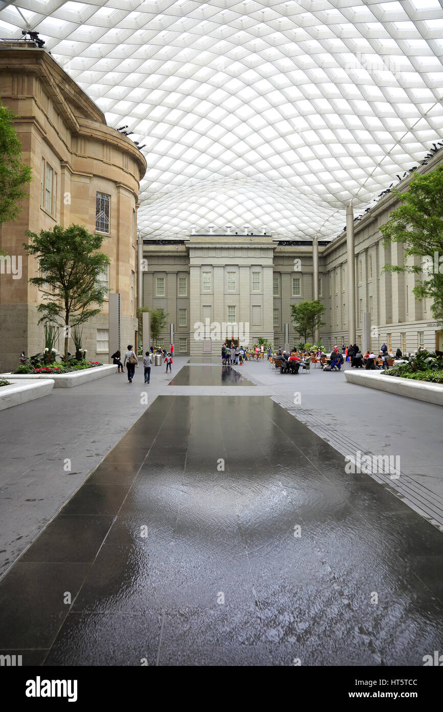 Atrium des Smithsonian National Portrait Gallery. Washington D.C. USA Stockfoto