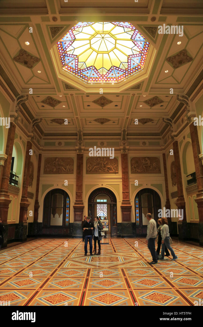 Innenansicht der großen Halle der National Portrait Gallery in Washington DC, USA. Stockfoto