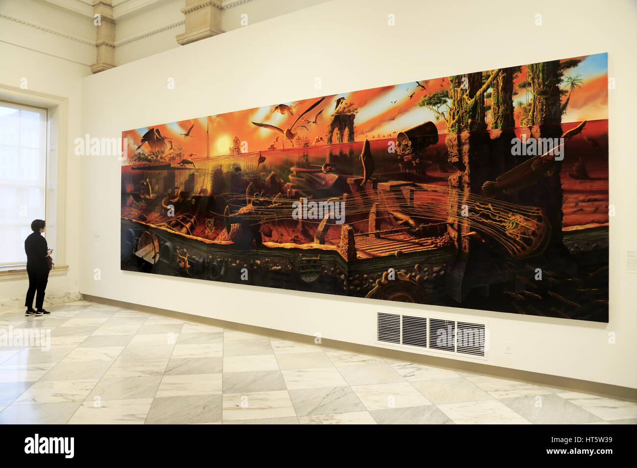Ein Besucher in der Galerie der Smithsonian American Art Museum aka VSV. Washington D.C. USA Stockfoto
