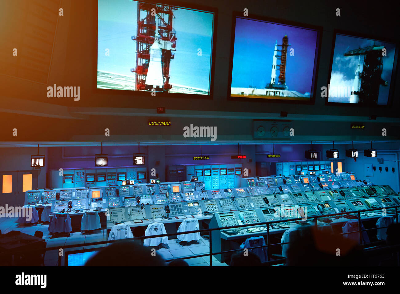 Orlando, USA - 2. August 2012: Systemsteuerung System für Mondmission im Nasa-Museum. Leere Panel für Rocket Launch pad Stockfoto