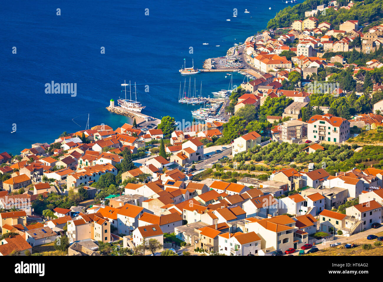 Stadt von Bol Küste Luftaufnahme, Insel Brac, Dalmatien, Kroatien Stockfotografie Alamy