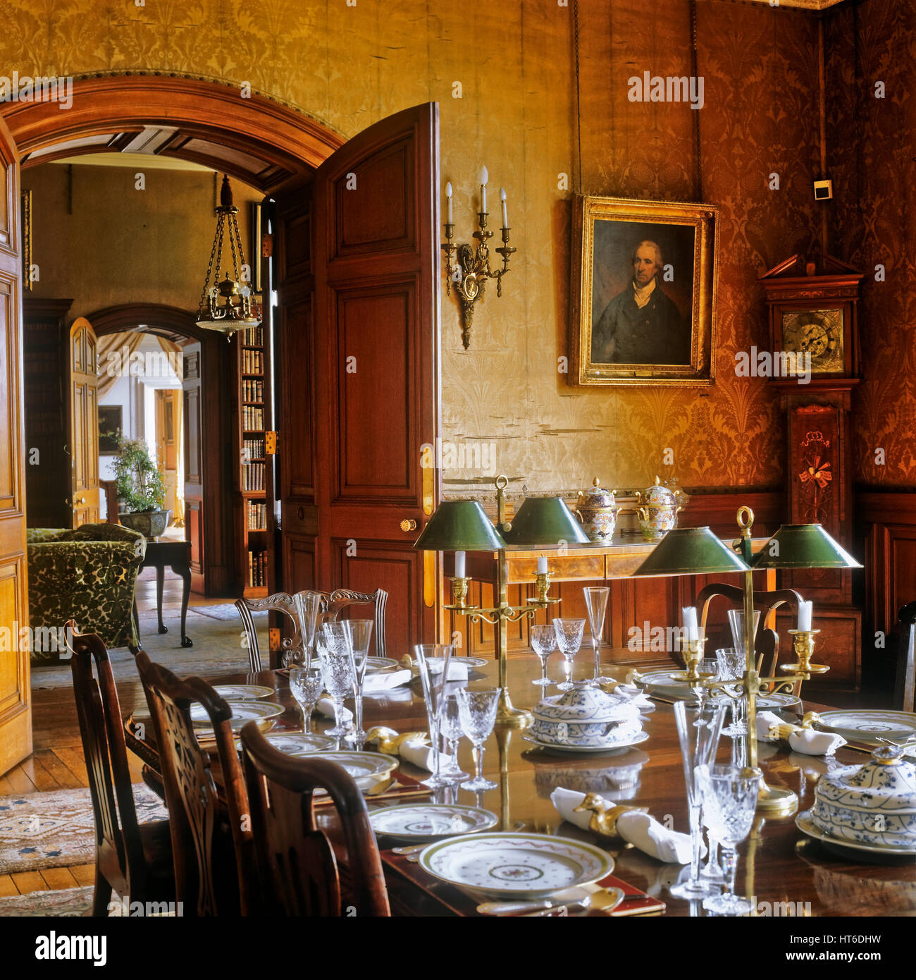 Esszimmer mit Gedecke. Stockfoto