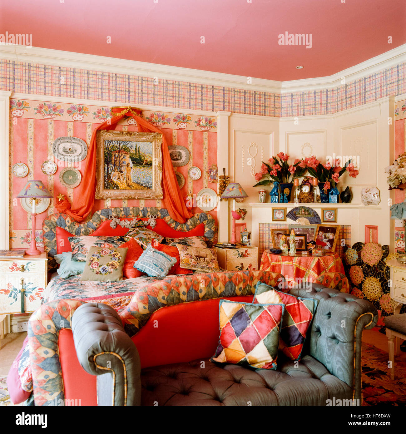 Retro-Stil rosa Schlafzimmer. Stockfoto