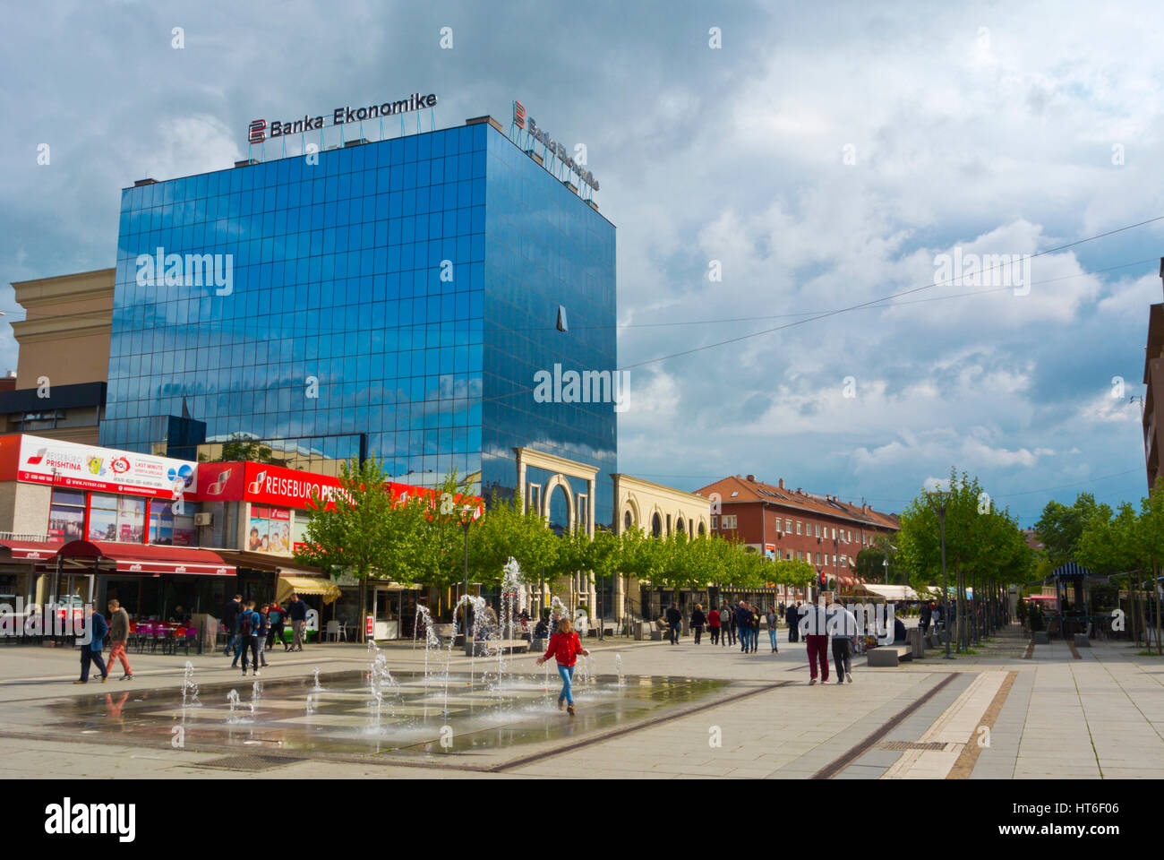 Bulevardi Nene Tereza, Fußgängerzone, Pristina, Kosovo Stockfoto