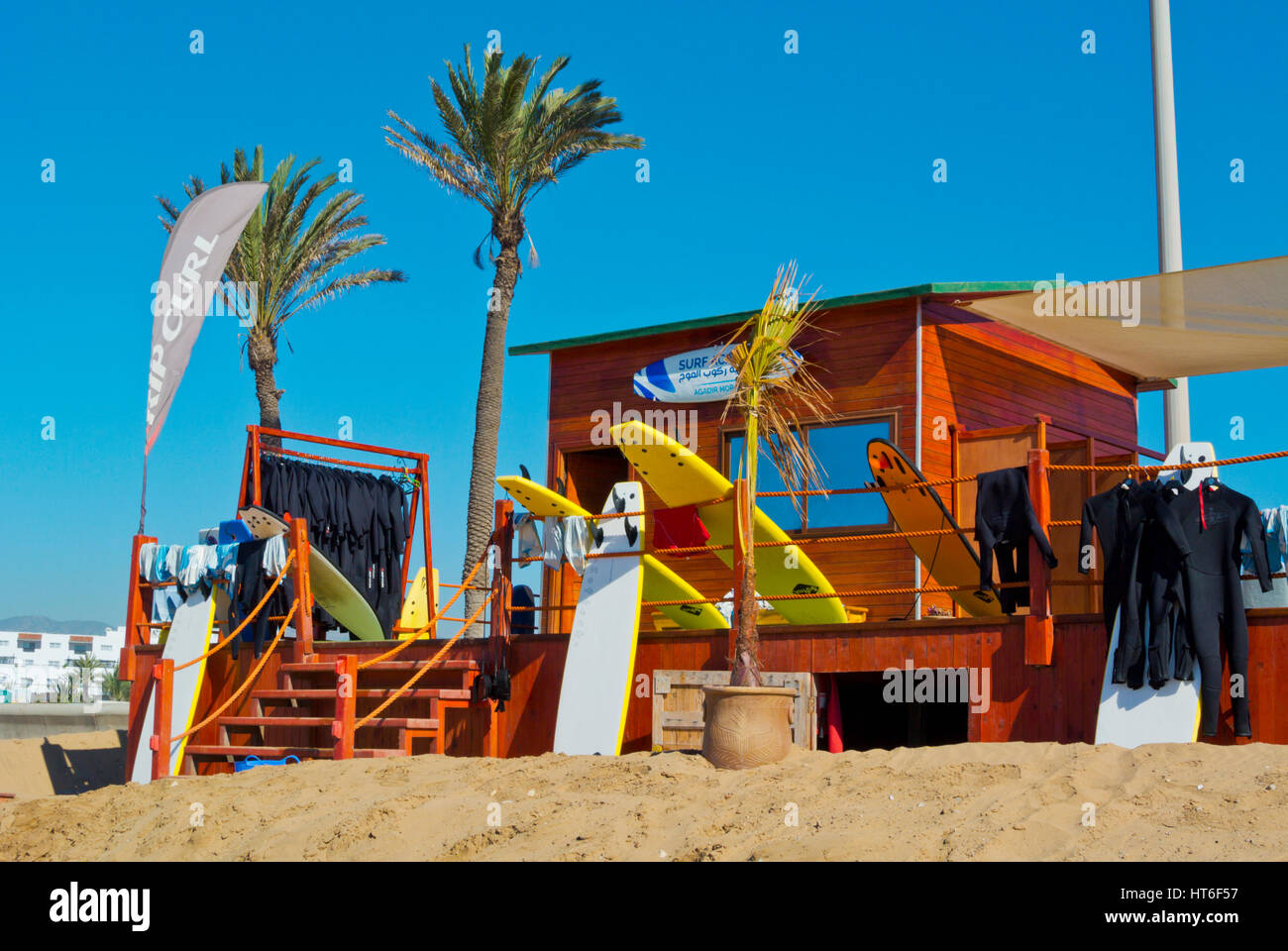 Surfen Sie Agadir, Surfschule und Verleih, Beach, Agadir, Marokko Stockfoto