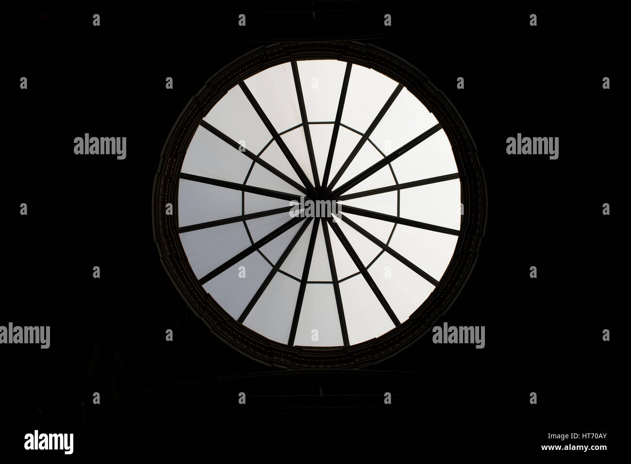 Abstrakte Bars Design auf eine gläserne Decke. Stockfoto