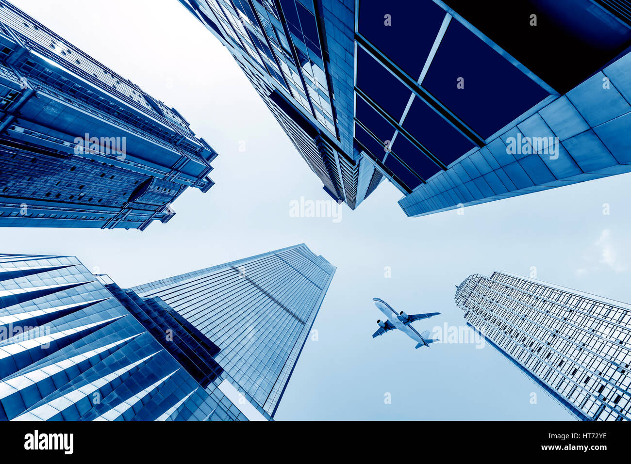 Höhe geschossen in Wolkenkratzern und Flugzeuge, Chongqing, China. Stockfoto