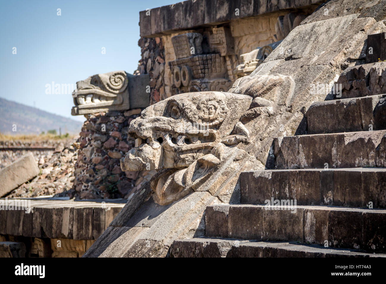 Carving-Details des Quetzalcoatl Pyramide bei Teotihuacan Ruinen - Mexiko-Stadt, Mexiko Stockfoto