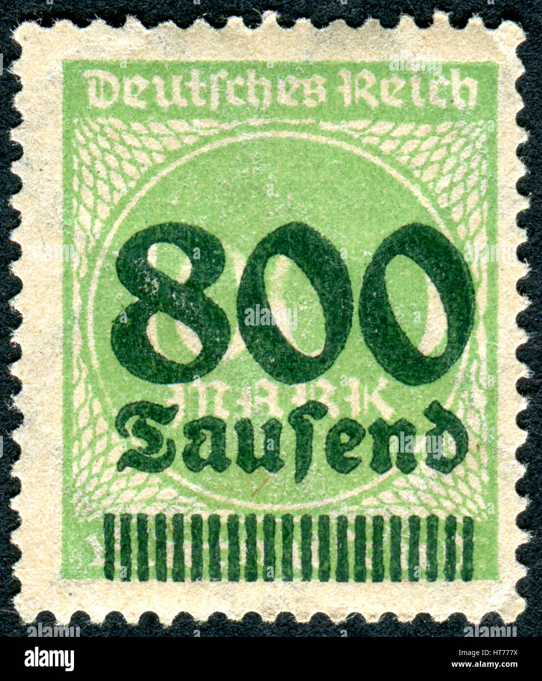 Deutschland - ca. 1923: Eine Briefmarke gedruckt in Deutschland (Deutsches Reich), zeigt einen Nennwert (Aufdruck mit neuen Wert), ca. 1923 Stockfoto
