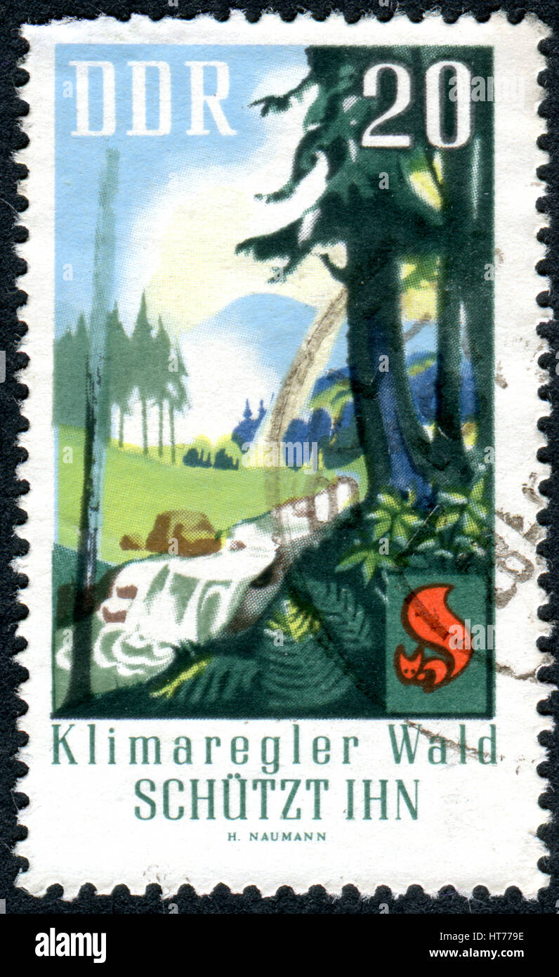 Deutschland - ca. 1969: Eine Briefmarke gedruckt in Deutschland (DDR), zeigt die Wälder als Regulatoren des Klimas, ca. 1969 Stockfoto